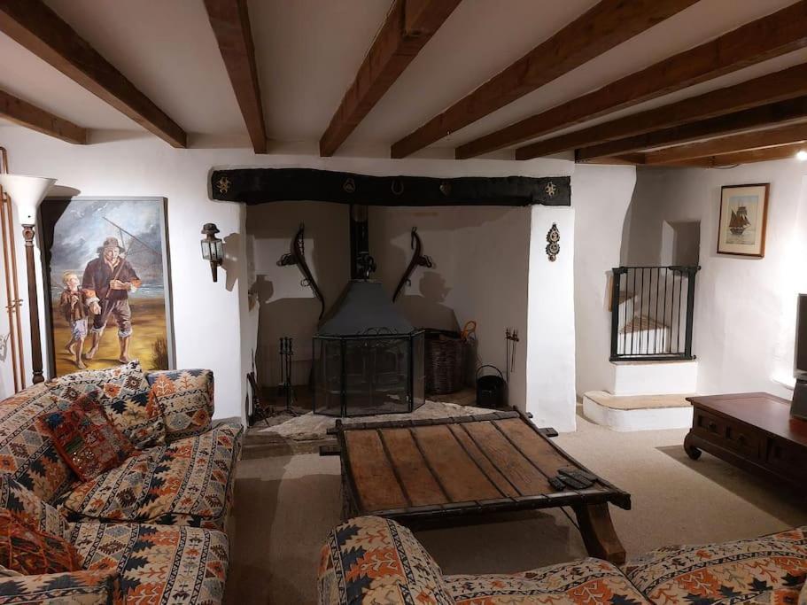 Stable Cottage - Sleeps 6, Near Lulworth Cove Dorchester Exterior photo