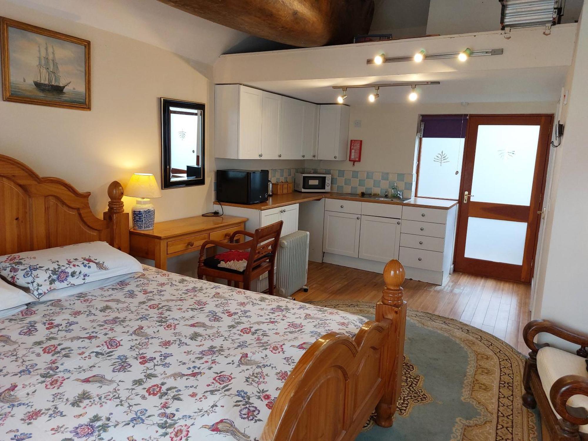 Stable Cottage - Sleeps 6, Near Lulworth Cove Dorchester Exterior photo